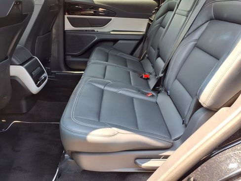 New 2025 Lincoln Nautilus Premier image 13