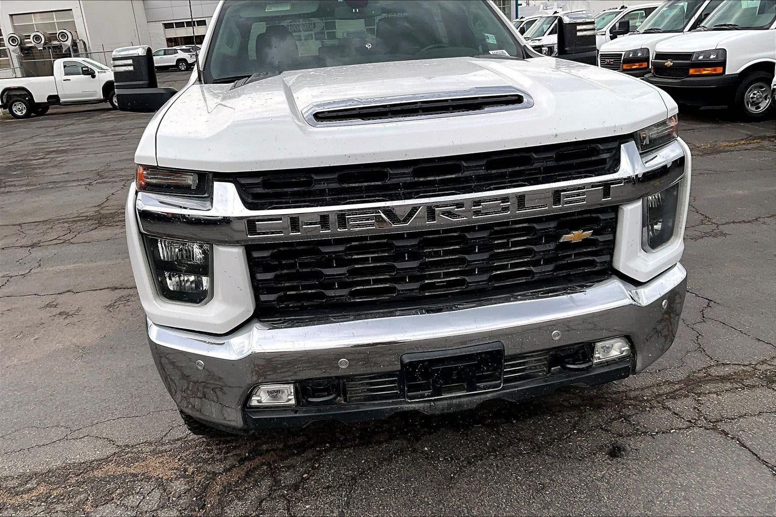 Used 2022 Chevrolet Silverado 2500 LT w/ Convenience Package AWD/4WD image 3