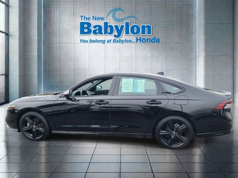 Used 2025 Honda Accord Sport image 4