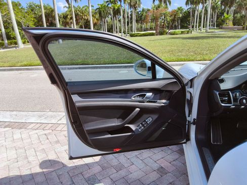 Used 2016 Porsche Panamera S RWD image 22