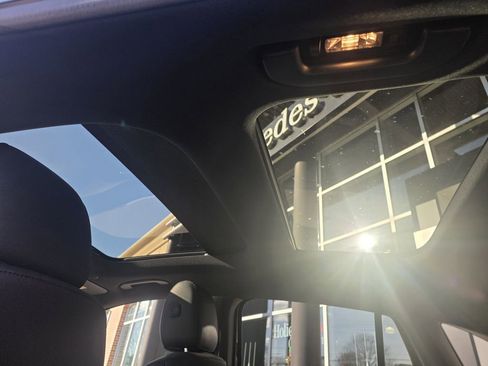 Certified 2025 Mercedes-Benz GLA 250 4MATIC image 22