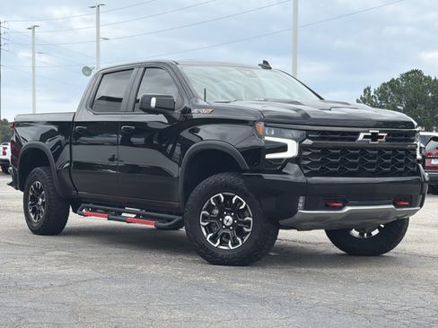 Used 2023 Chevrolet Silverado 1500 ZR2 w/ Technology Package AWD/4WD image 2
