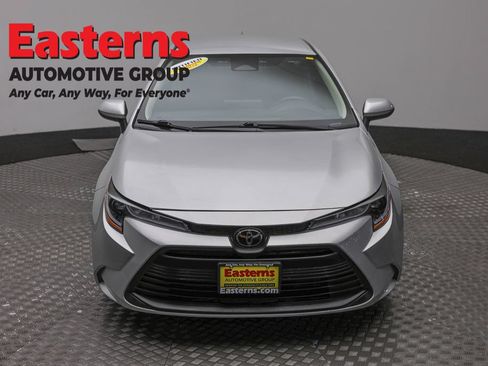 Used 2024 Toyota Corolla LE FWD image 2