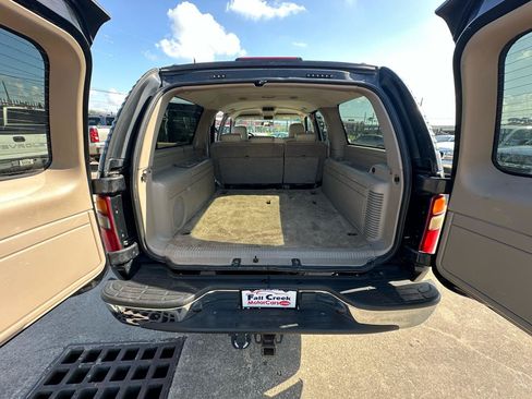 Used 2003 Chevrolet Suburban LS w/ LS Preferred Equipment Group RWD image 25