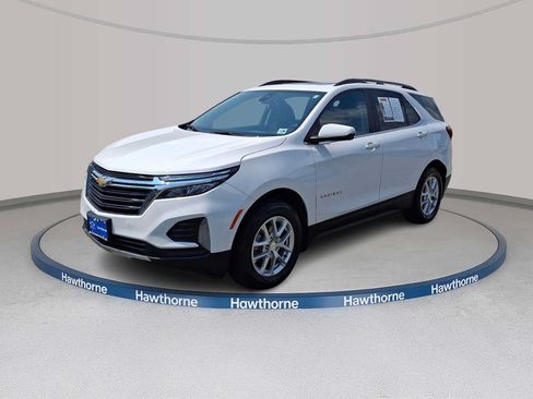 Used 2023 Chevrolet Equinox LT AWD/4WD image 3