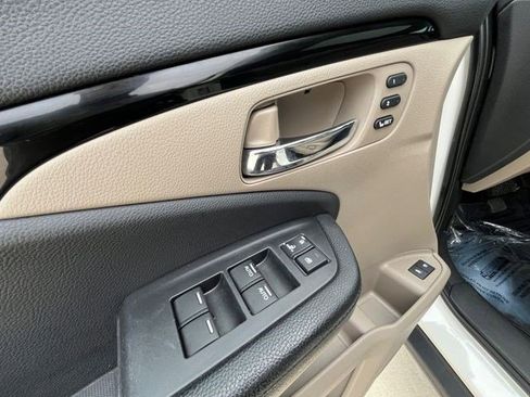 Used 2016 Honda Pilot Elite image 12
