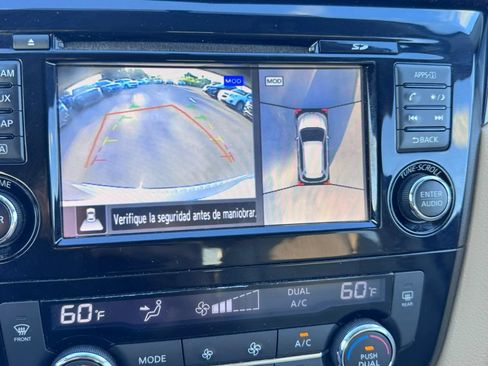 Used 2016 Nissan Rogue SV w/ SV Premium Package FWD image 16
