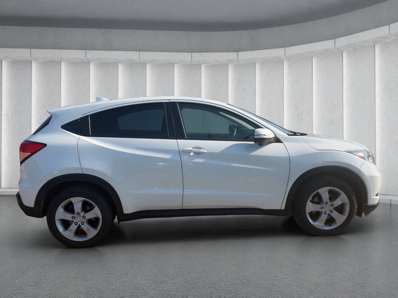 Used 2017 Honda HR-V EX image 6