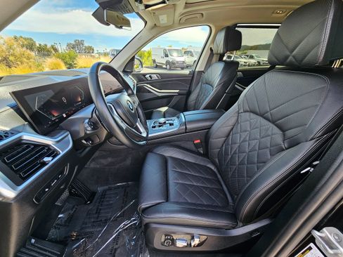 Used 2025 BMW X7 xDrive40i w/ Premium Package AWD/4WD image 22