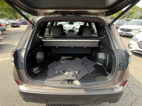 Used 2025 Subaru Forester Premium AWD/4WD image 24