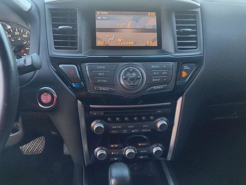 Used 2016 Nissan Pathfinder SV FWD image 29