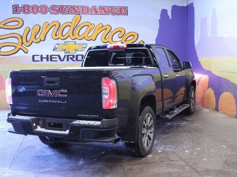 Used 2021 GMC Canyon Denali image 8