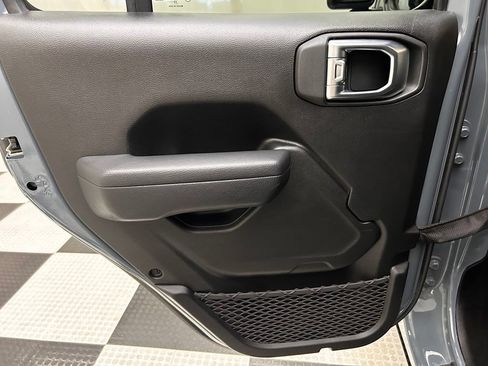Certified 2024 Jeep Wrangler Unlimited AWD/4WD image 12