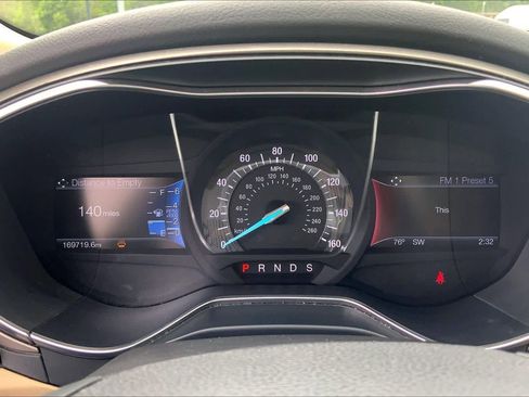 Used 2015 Ford Fusion SE image 26