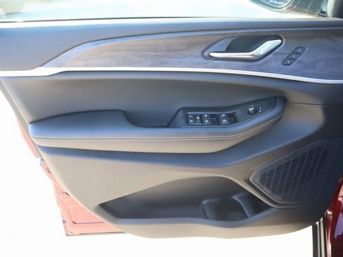 New 2025 Jeep Grand Cherokee L Limited image 16