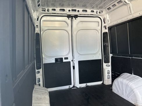 Used 2025 RAM ProMaster 2500 w/ Convenience Group FWD image 32