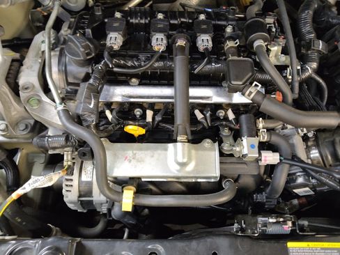 Used 2020 Nissan Versa S FWD image 30
