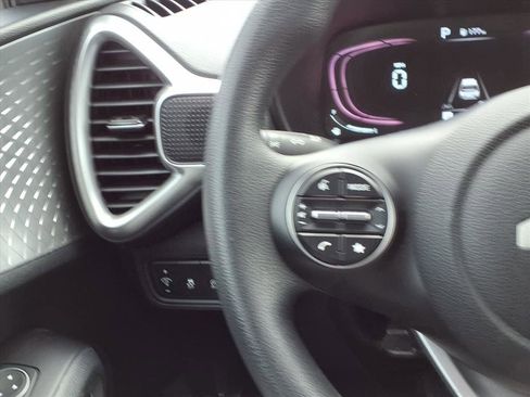 Used 2023 Kia Soul LX image 15