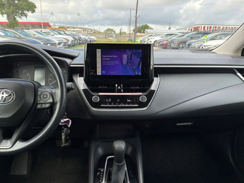 Used 2025 Toyota Corolla LE FWD image 14