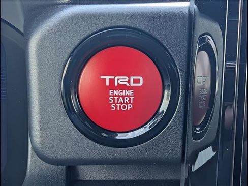 Used 2025 Toyota 4Runner TRD Off-Road Premium image 10