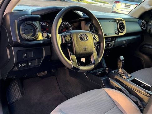 Used 2022 Toyota Tacoma SR AWD/4WD image 15