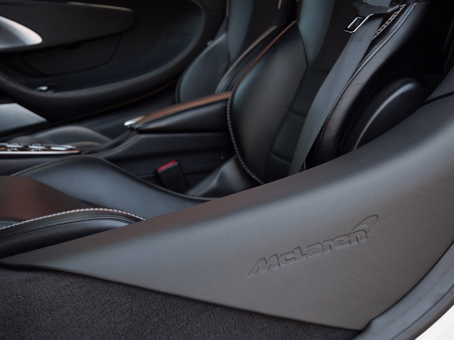 Used 2023 McLaren GT RWD image 20