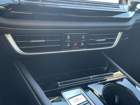 New 2026 Volkswagen Atlas Cross Sport SE image 33