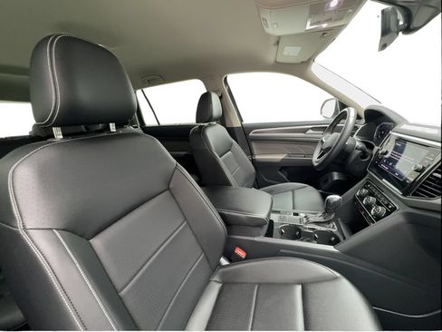 Used 2023 Volkswagen Atlas SE w/ Black Wheel Package FWD image 32