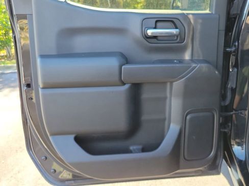 Used 2019 Chevrolet Silverado 1500 Custom Trail Boss w/ Custom Convenience Package image 11