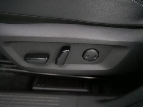 Used 2023 Nissan Rogue SL AWD/4WD image 14