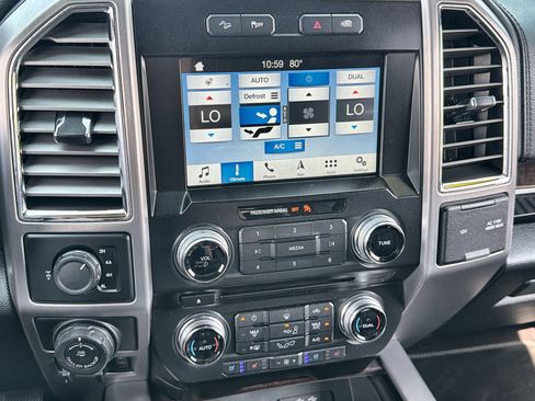 Used 2016 Ford F150 Platinum w/ Equipment Group 701A Luxury AWD/4WD image 19