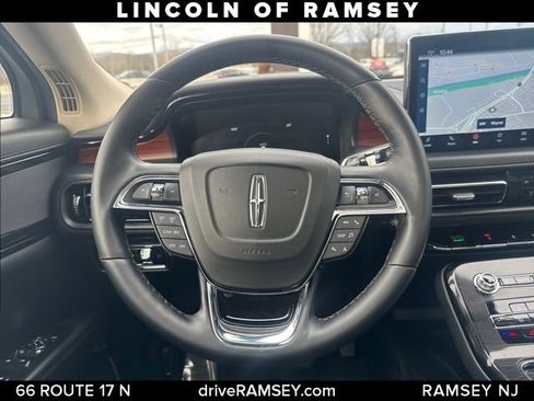Used 2023 Lincoln Nautilus Reserve image 25