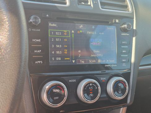 Used 2017 Subaru Forester 2.5i Touring AWD/4WD image 23