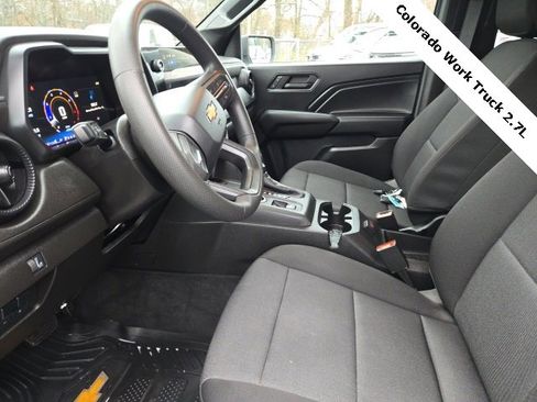 Used 2024 Chevrolet Colorado W/T image 14