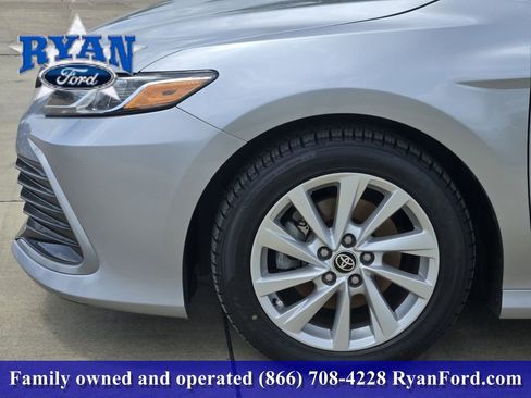 Used 2024 Toyota Camry LE image 5