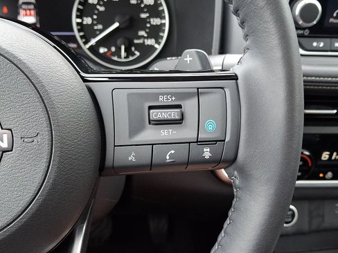 Used 2023 Nissan Rogue SV w/ SV Premium B Package AWD/4WD image 22