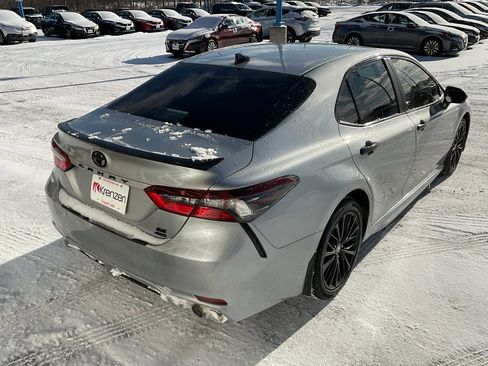 Used 2022 Toyota Camry SE image 5