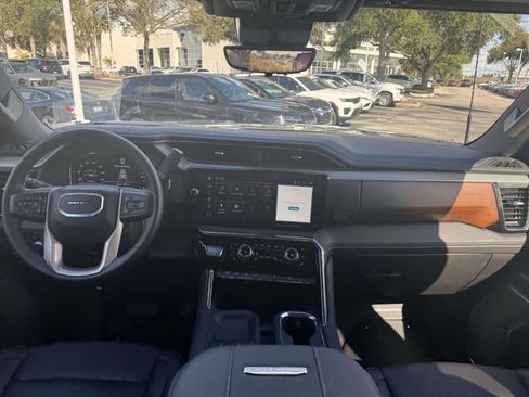 Used 2025 GMC Sierra 2500 Denali w/ Denali Reserve Package image 16