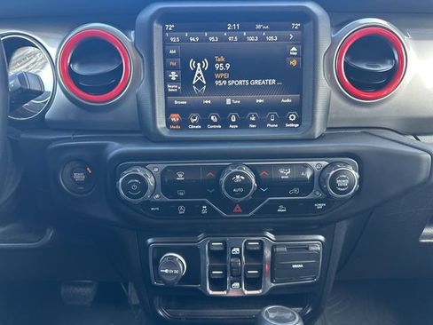 Used 2021 Jeep Wrangler Unlimited Sahara w/ Uconnect 4C Nav & Sound Group AWD/4WD image 18