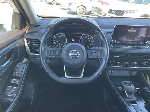 Used 2023 Nissan Rogue SL image 14