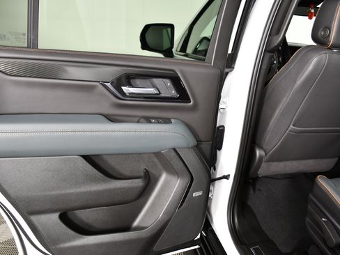 Used 2025 GMC Yukon AT4 AWD/4WD image 49