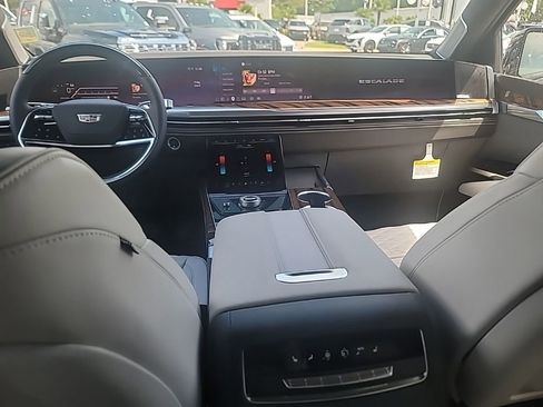 Certified 2026 Cadillac Escalade Platinum Sport w/ LPO, ONYX Package AWD/4WD image 16