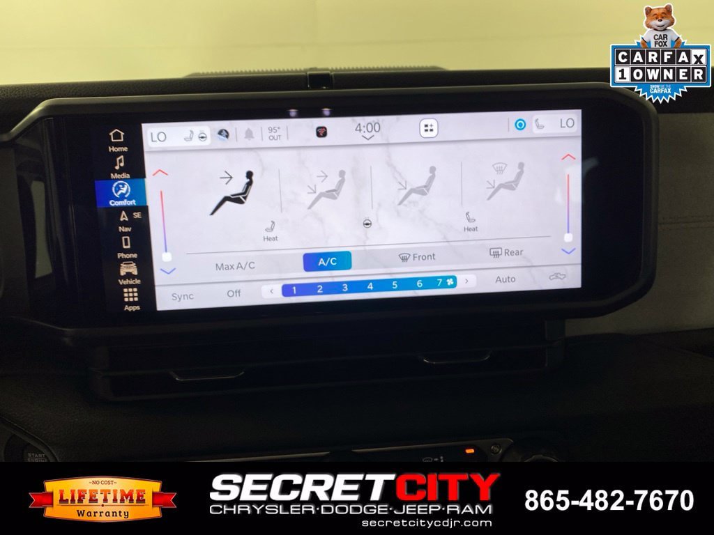 Used 2025 Jeep Gladiator Sport AWD/4WD image 21