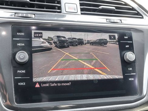 Used 2022 Volkswagen Tiguan SEL R-Line AWD/4WD image 6