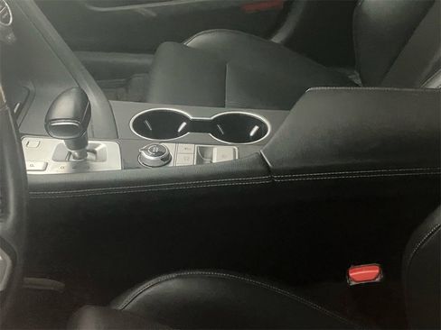 Used 2020 Genesis G70 2.0T image 6