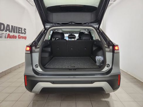 Certified 2025 Volkswagen Tiguan SE w/ Panoramic Sunroof Package AWD/4WD image 36