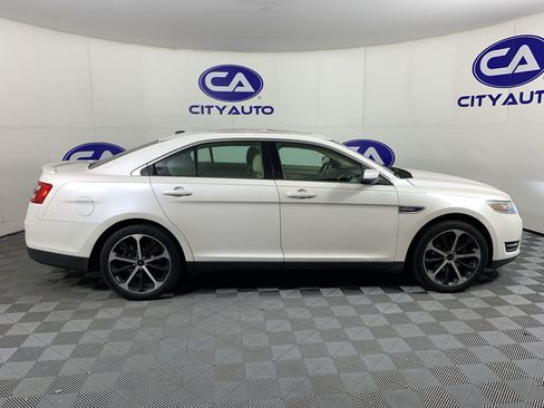 Used 2016 Ford Taurus SEL w/ Equipment Group 201A FWD image 2