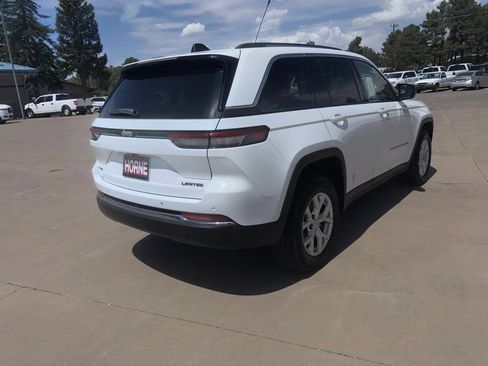 Used 2023 Jeep Grand Cherokee Limited AWD/4WD image 7