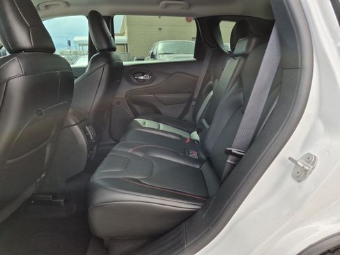 Used 2021 Jeep Cherokee Trailhawk w/ Premium Leather Package AWD/4WD image 28