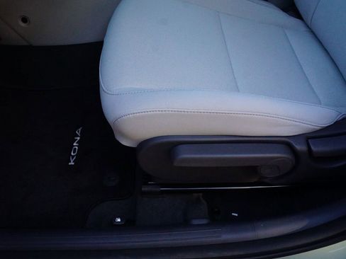 New 2026 Hyundai Kona SE image 18